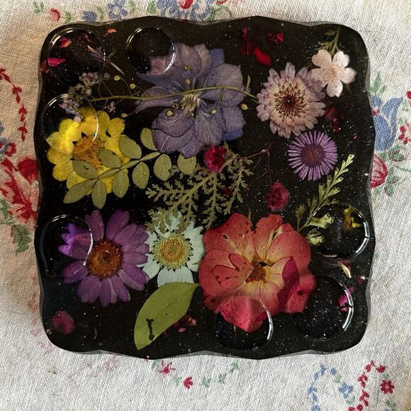 Vintage Lucite Resin Coasters Preserved Pressed Flowers Set of 4 Handmade - Picture 5 of 6